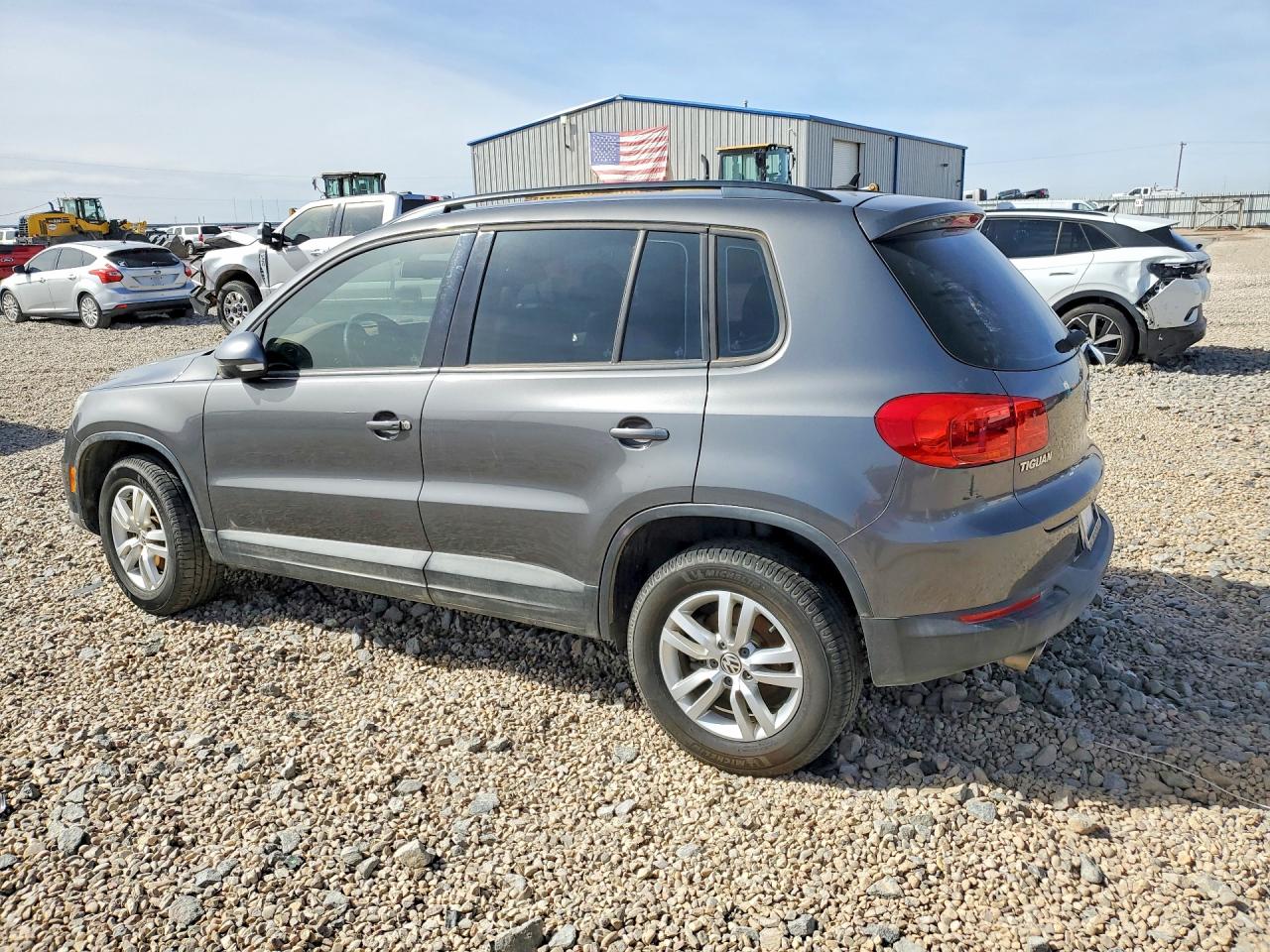Volkswagen Tiguan S
