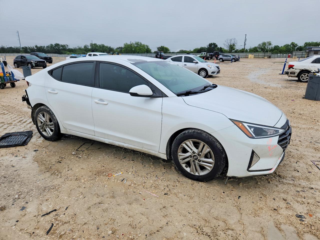 Hyundai ELANTRA Sel