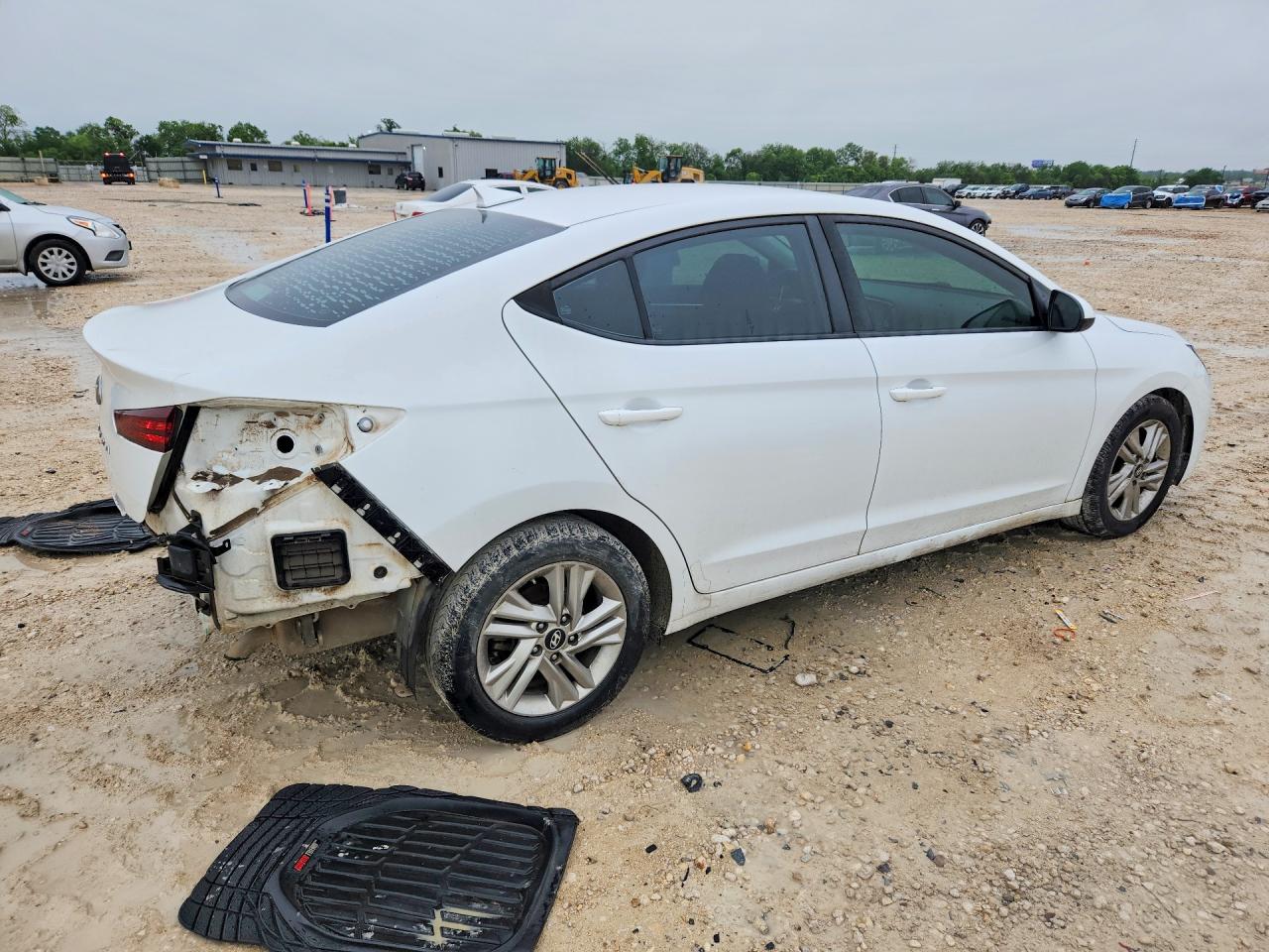 Hyundai ELANTRA Sel