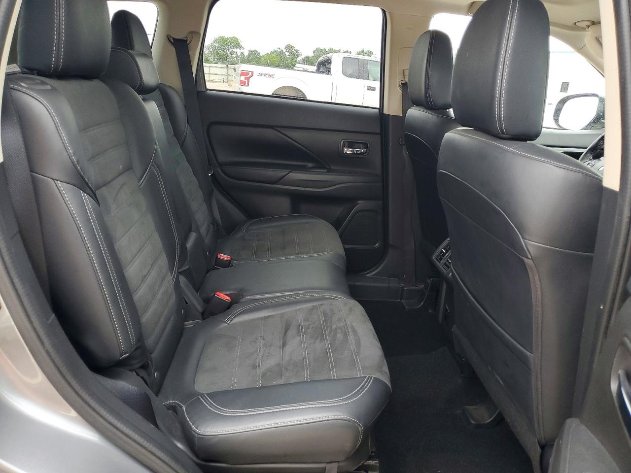 Mitsubishi Outlander Se