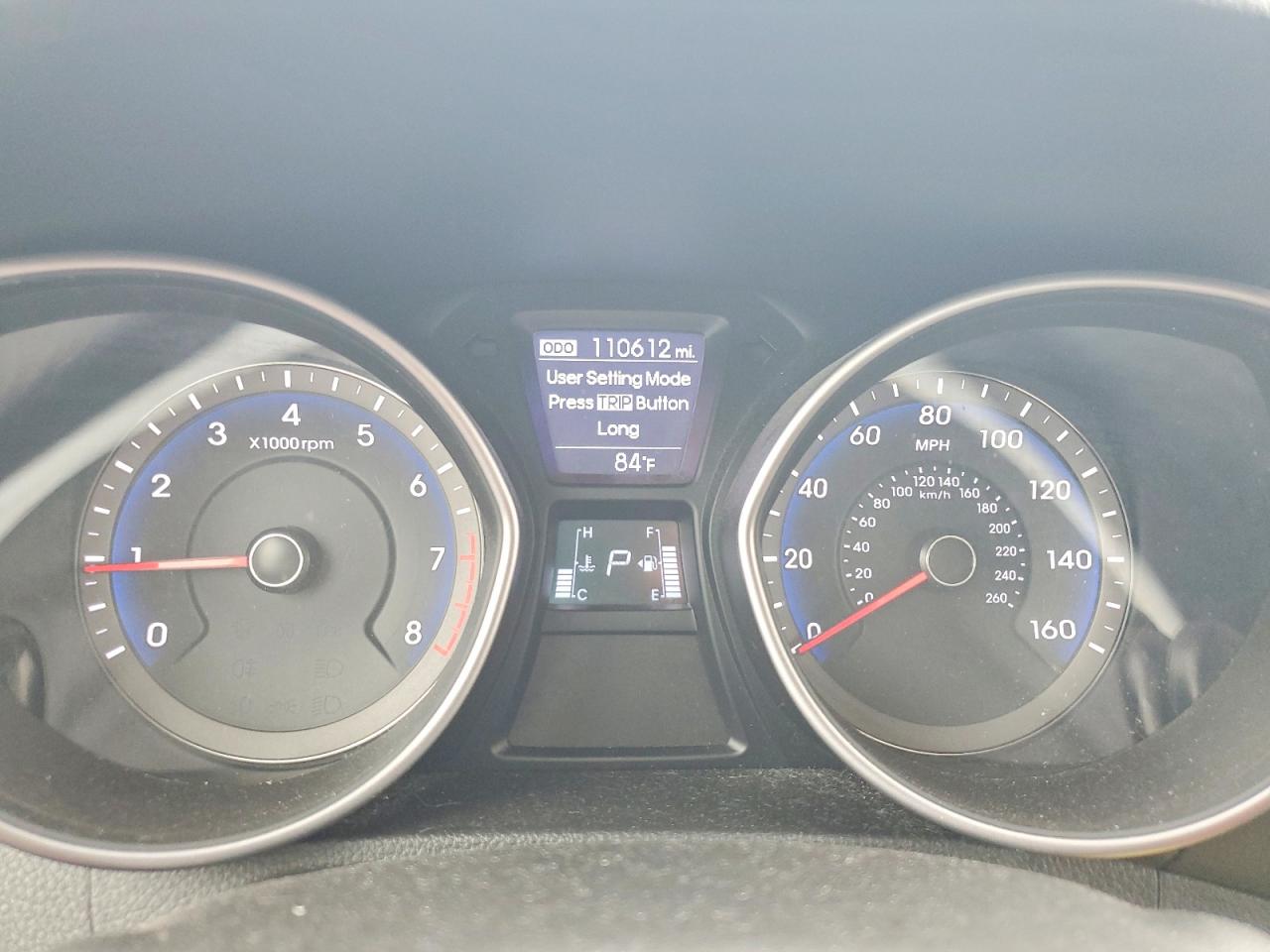 Hyundai ELANTRA Base