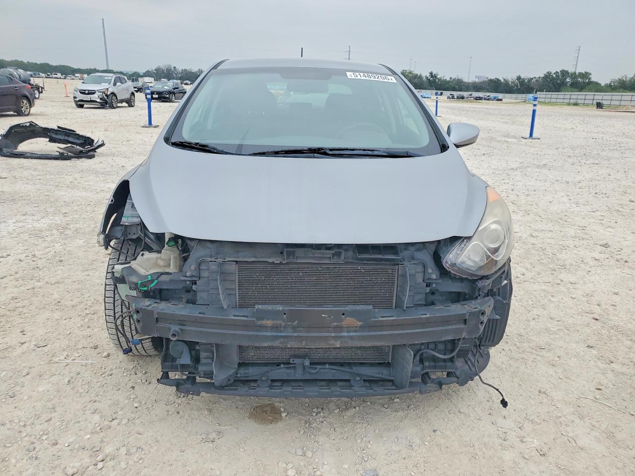 Hyundai ELANTRA Base