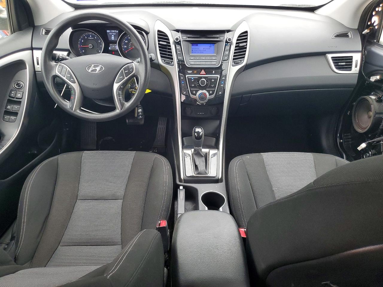 Hyundai ELANTRA Base