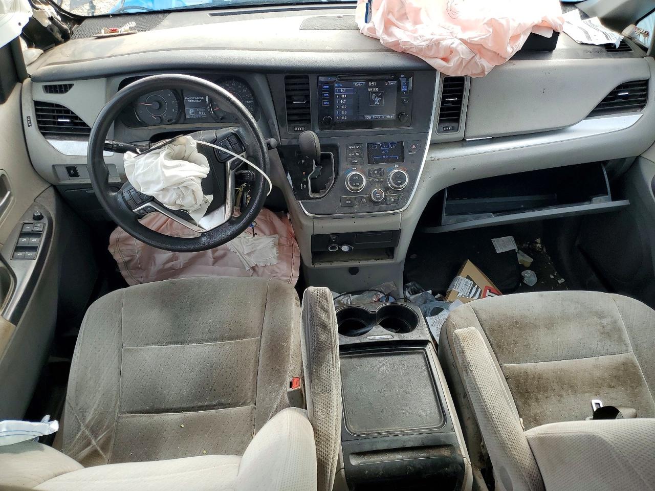 Toyota Sienna Le
