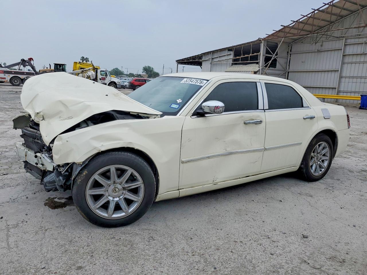 Salvage Chrysler 300 Image