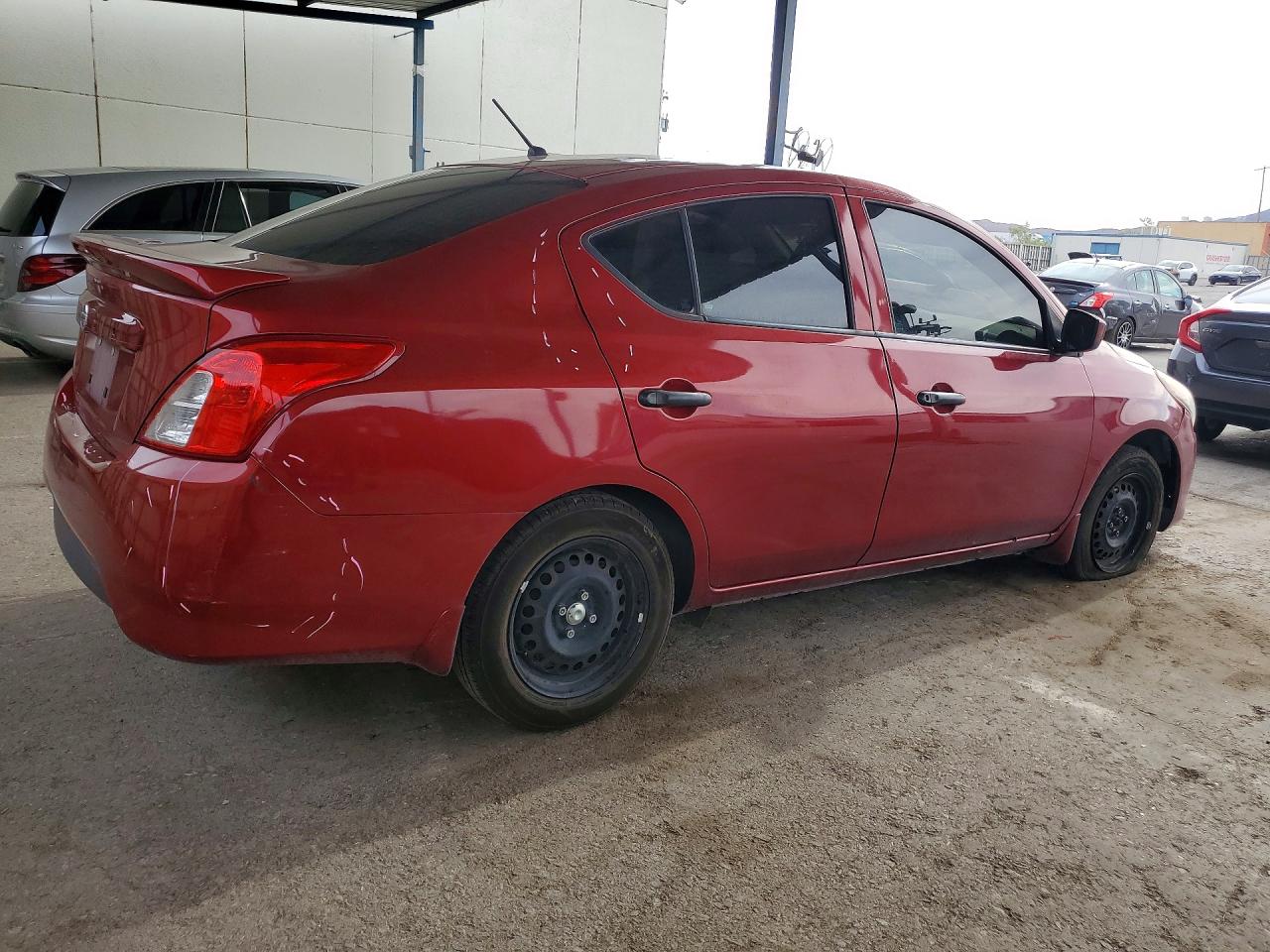 Nissan Versa S Plus