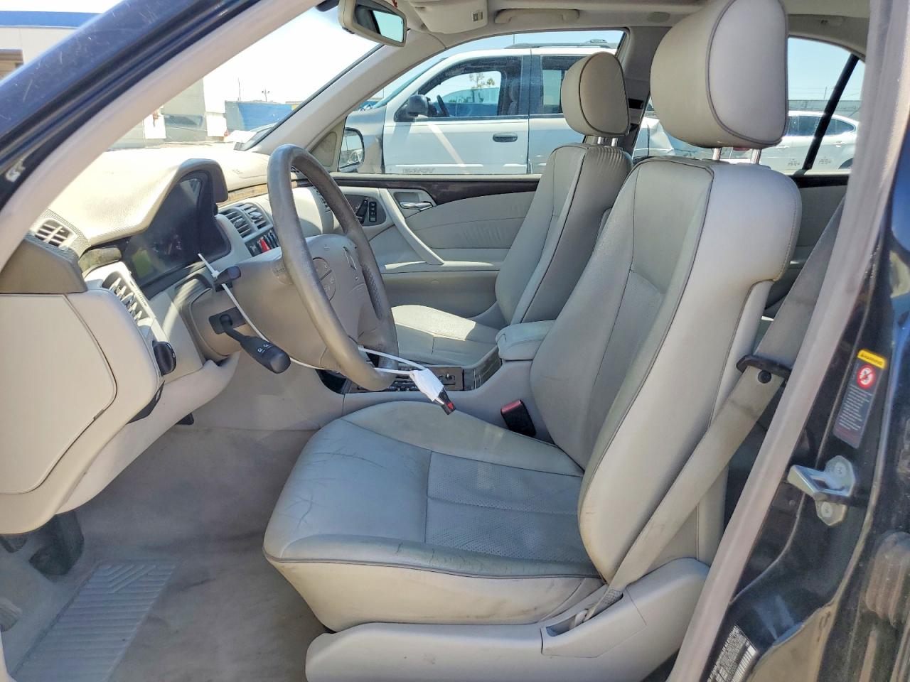 Mercedes-Benz E-Class 320 4matic