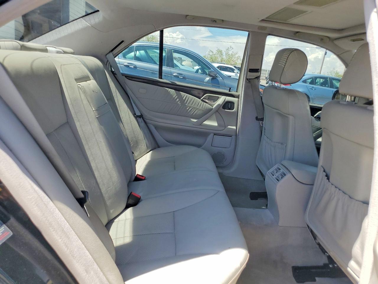 Mercedes-Benz E-Class 320 4matic
