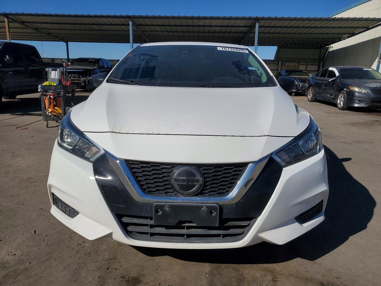 Nissan Versa S