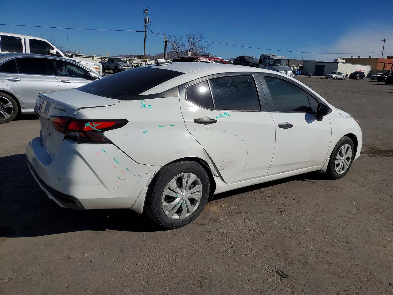 Nissan Versa S