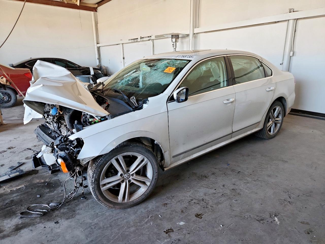 Salvage Volkswagen Passat Image