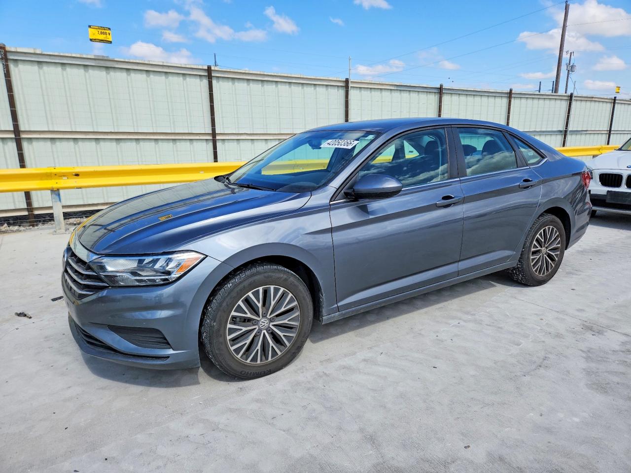 Salvage Volkswagen Jetta Image