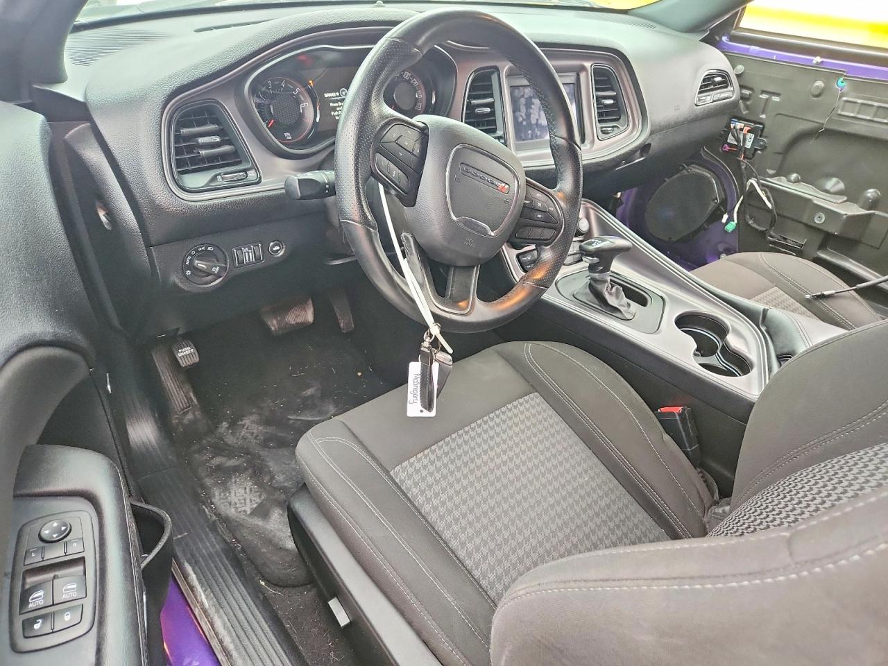Dodge Challenger Sxt