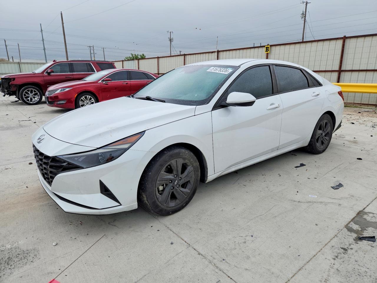 Salvage Hyundai ELANTRA Image