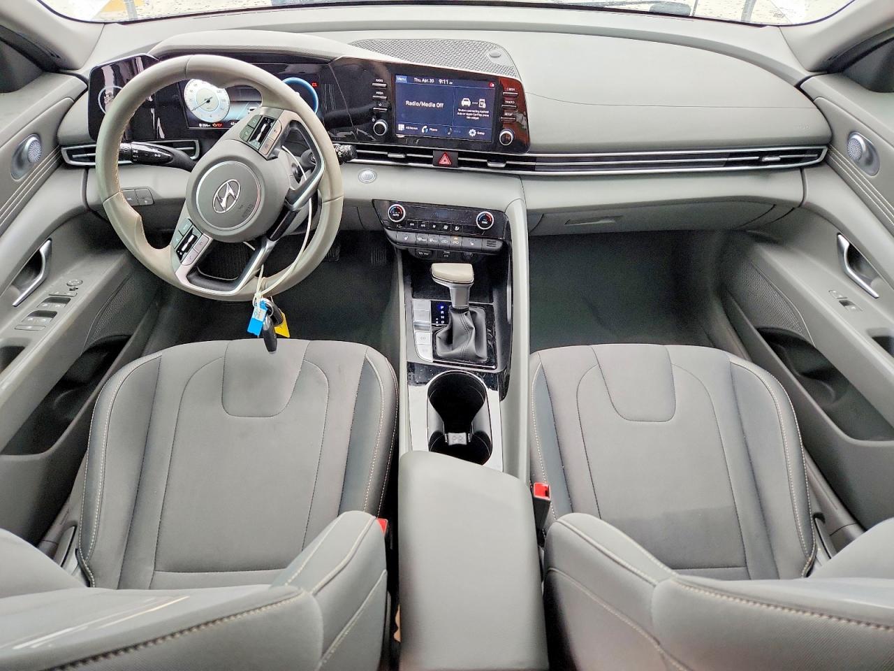 Hyundai ELANTRA Sel