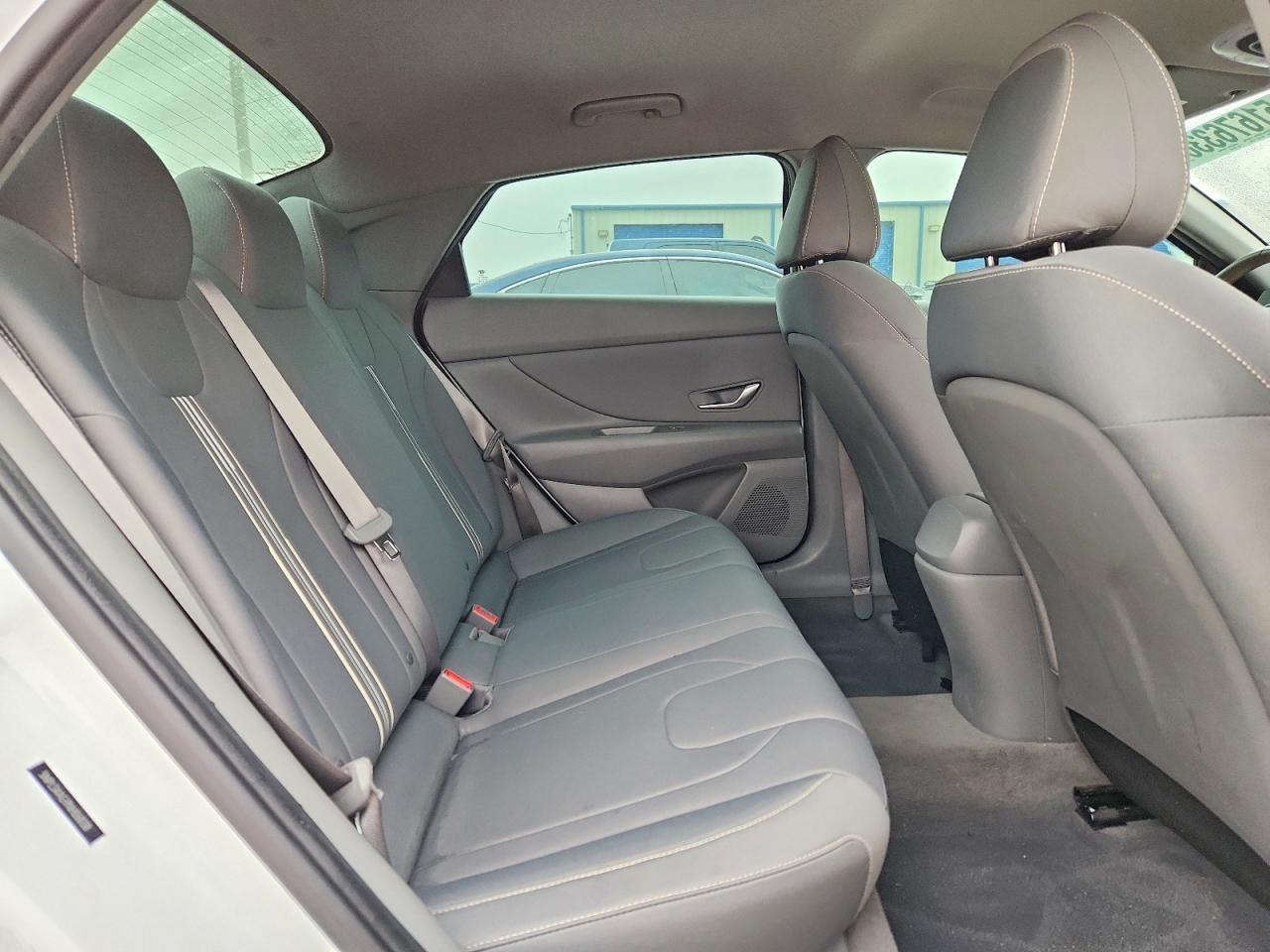 Hyundai ELANTRA Sel