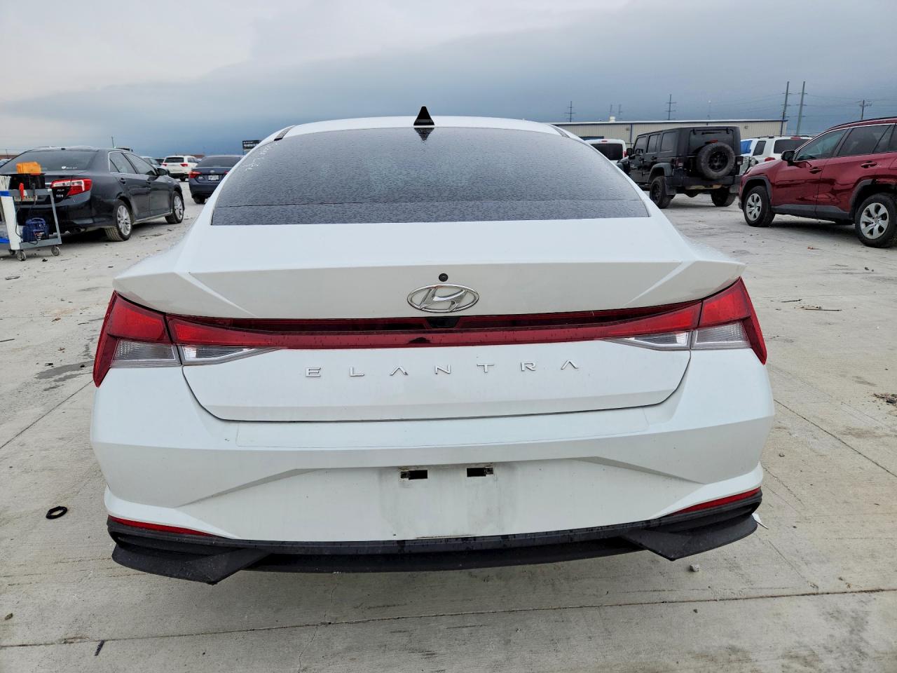Hyundai ELANTRA Sel