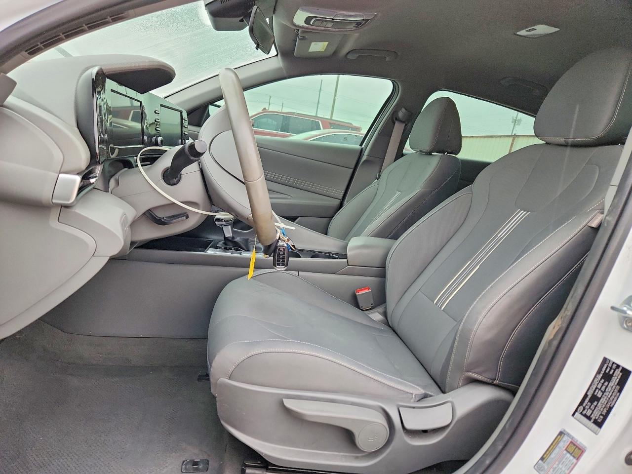 Hyundai ELANTRA Sel