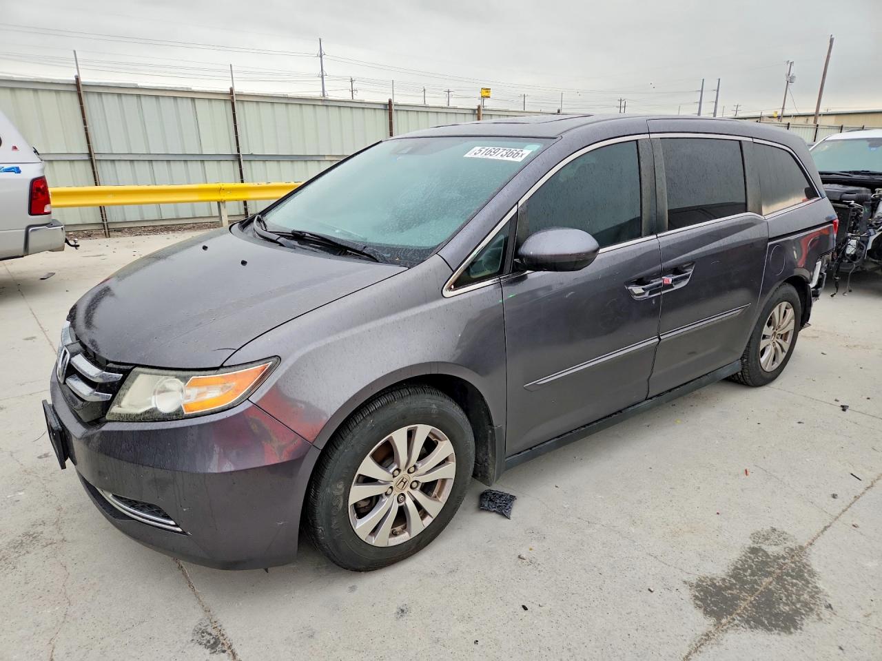 Salvage Honda Odyssey Image