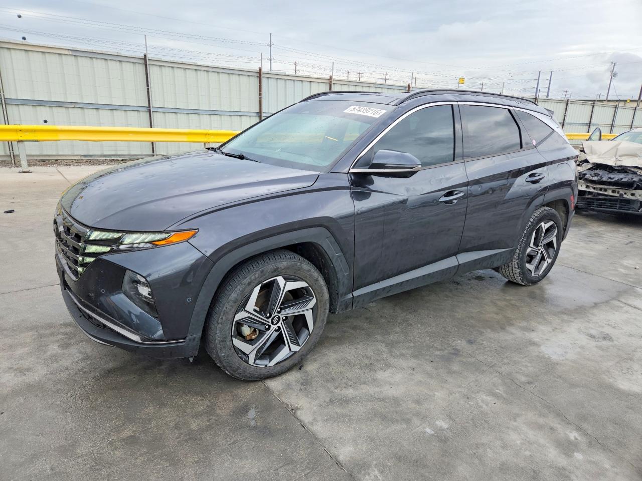 Salvage Hyundai TUCSON Image