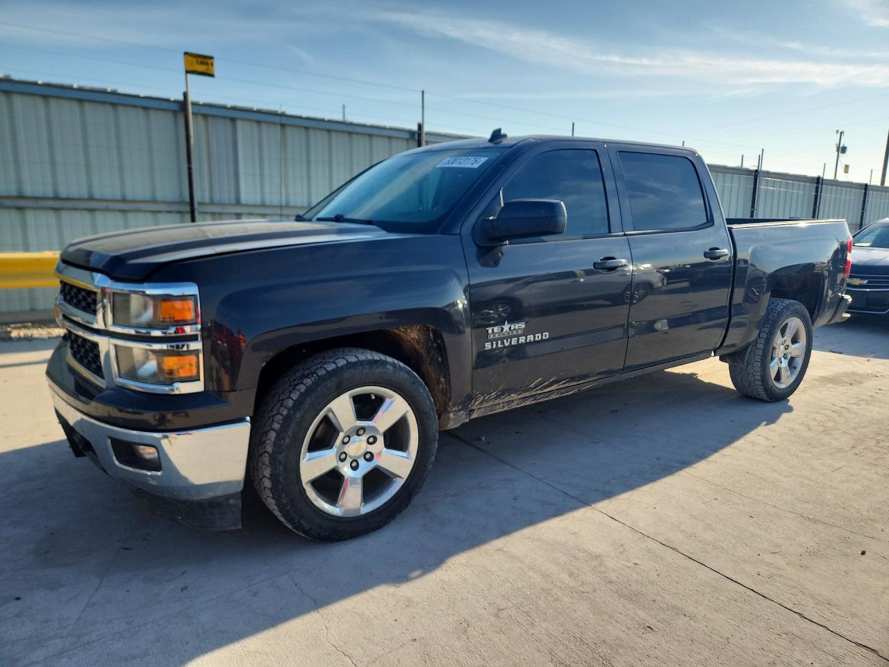 Salvage Chevrolet Silverado Image
