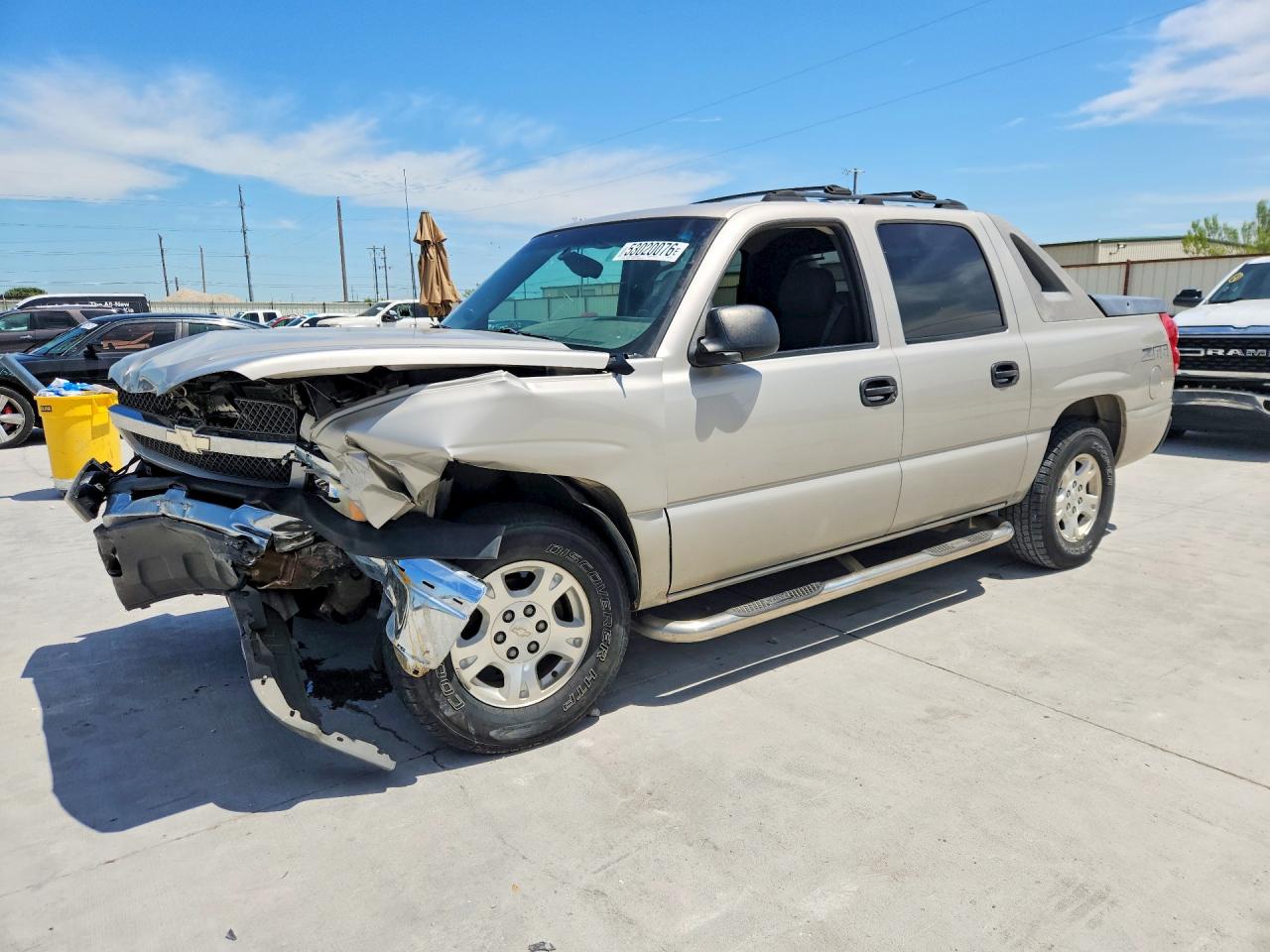 Salvage Chevrolet Avalanche Image