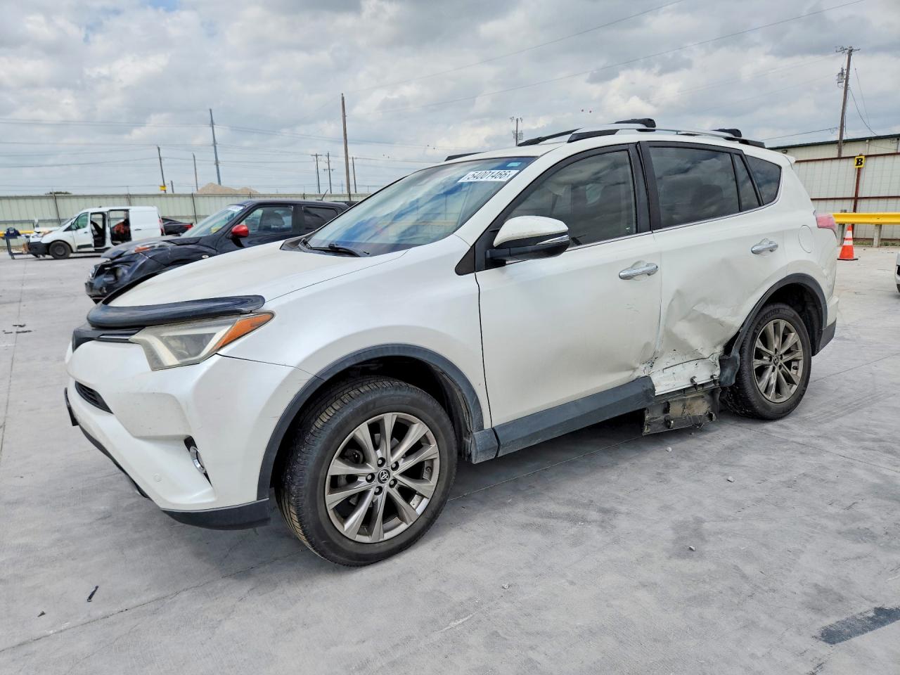 Salvage Toyota RAV4 Image
