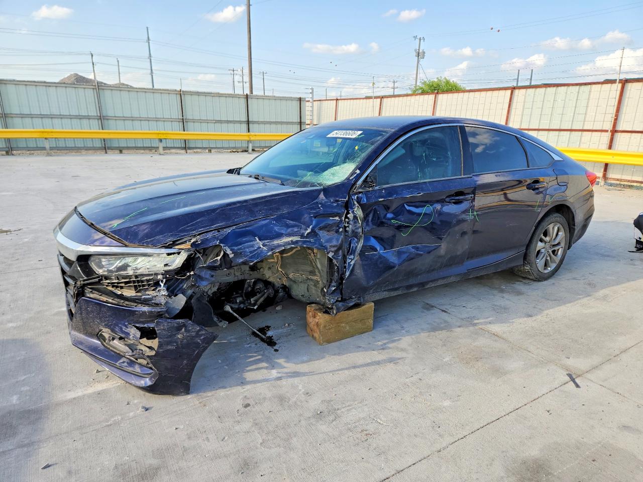 Salvage Honda Accord Image