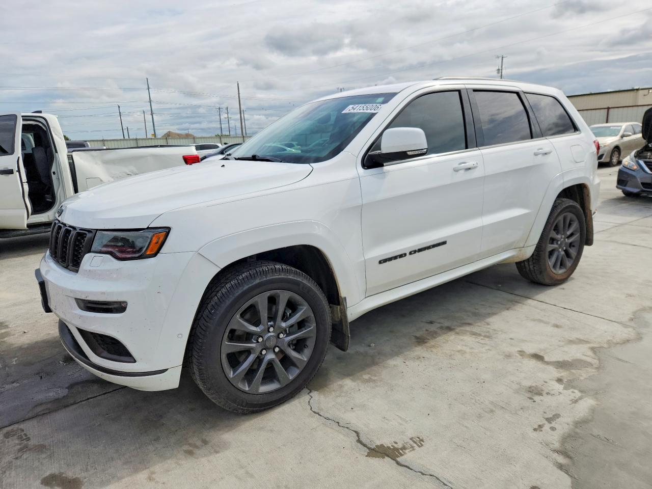 Salvage Jeep Cherokee Image