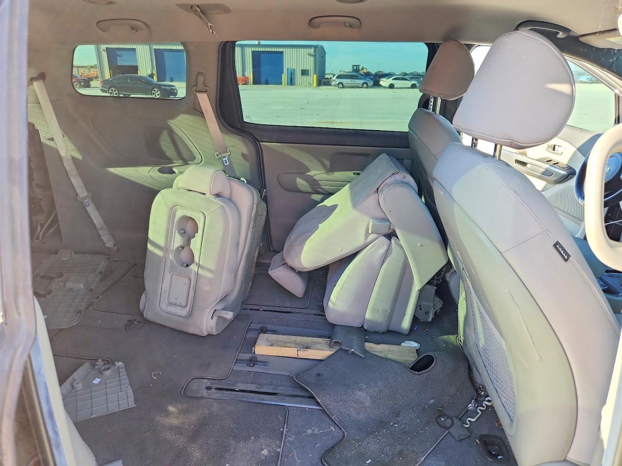 Kia Sedona Lx
