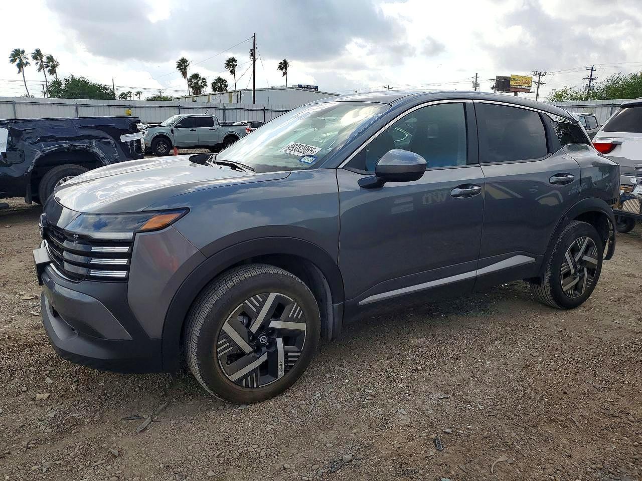 Salvage Nissan Kicks Image