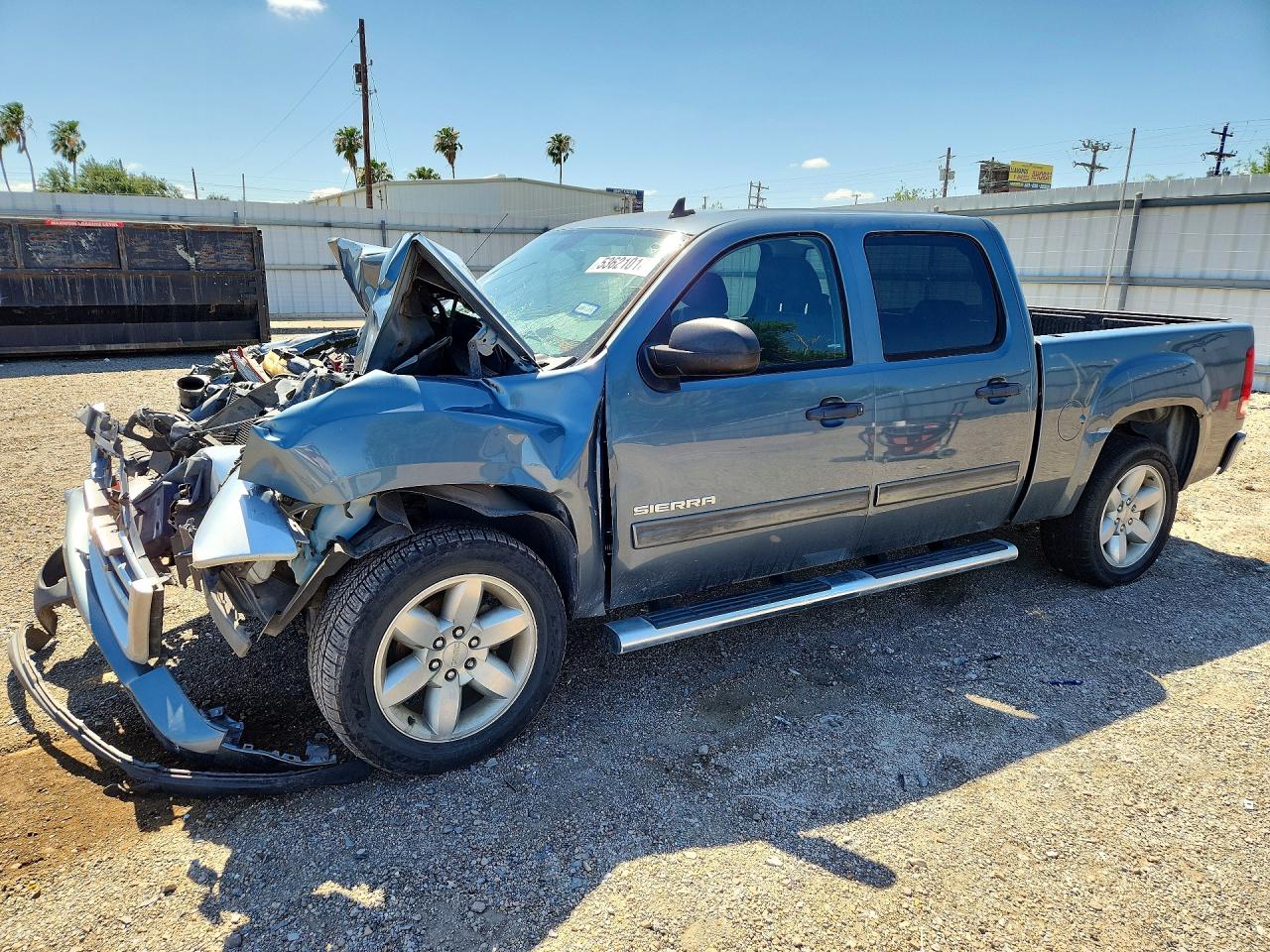 Salvage GMC Sierra Image
