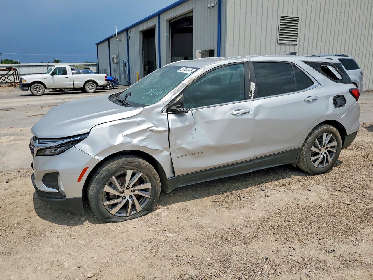 Salvage Chevrolet Equinox Image
