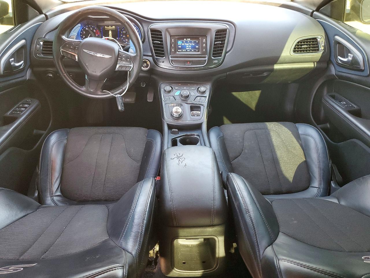 Chrysler 200