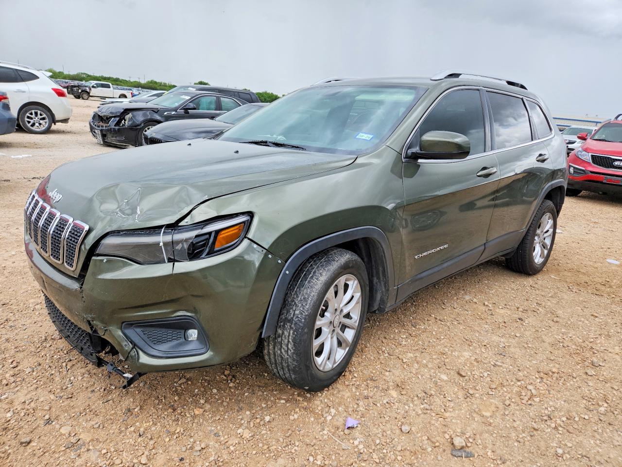 Salvage Jeep Cherokee Image