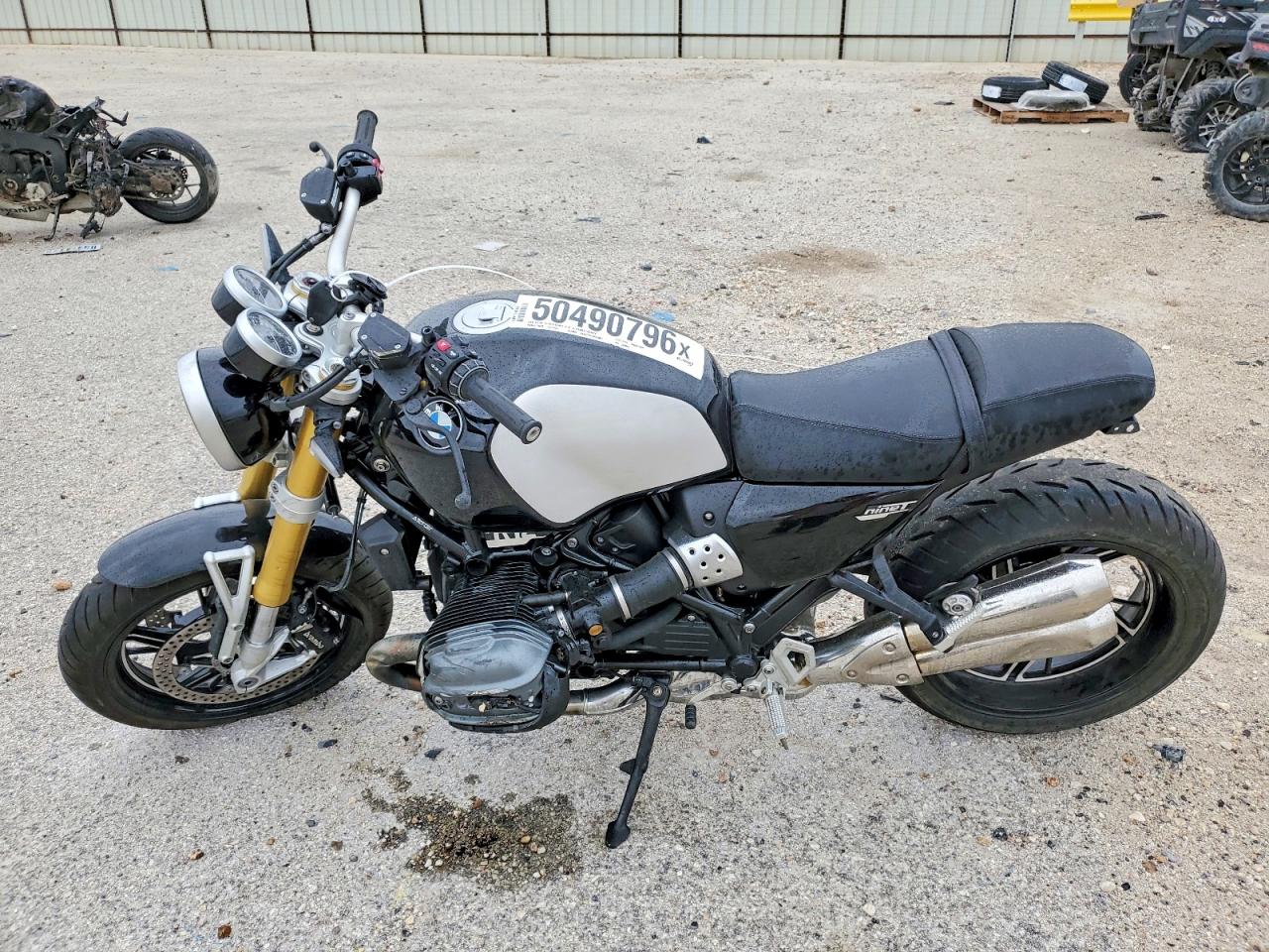 BMW R 12 Nine T
