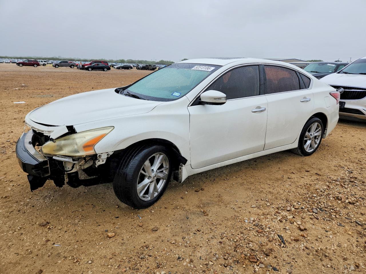 Salvage Nissan Altima Image