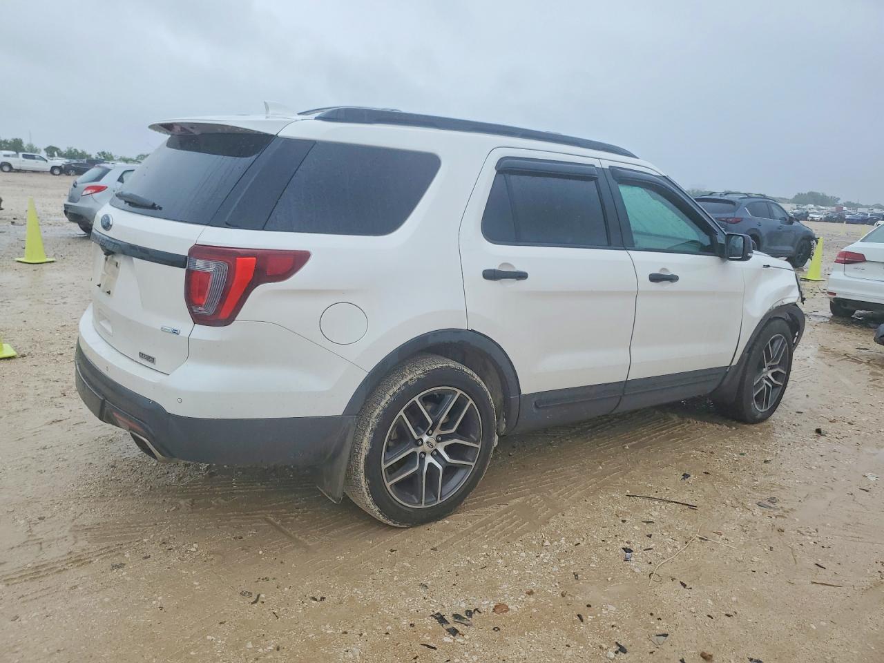 Ford Explorer Sport