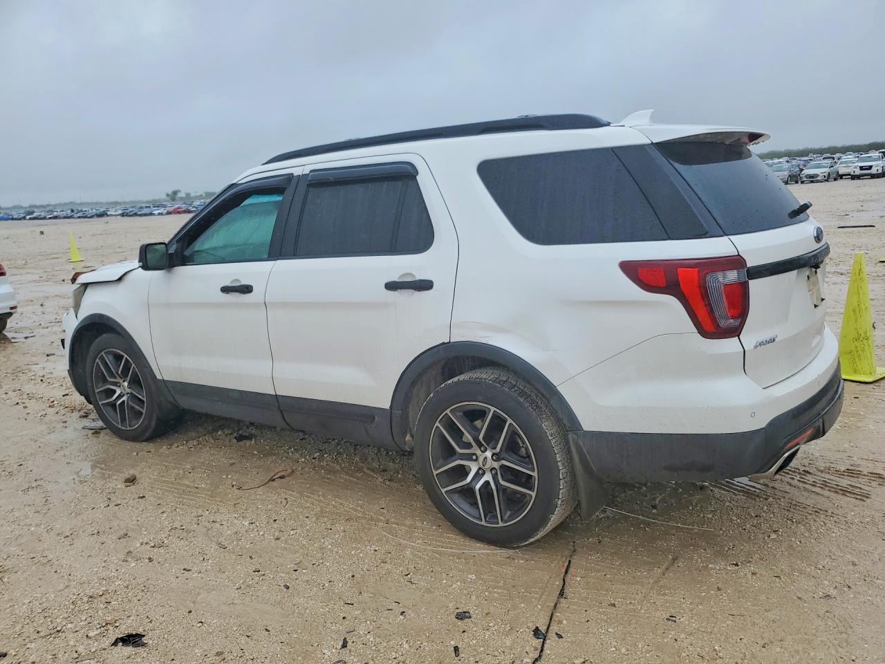 Ford Explorer Sport