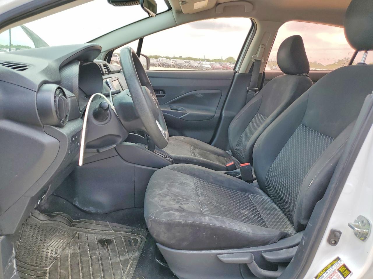 Nissan Versa S