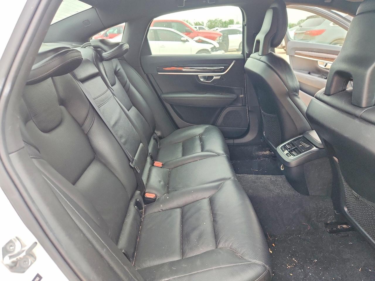 Volvo S90 T5 Momentum
