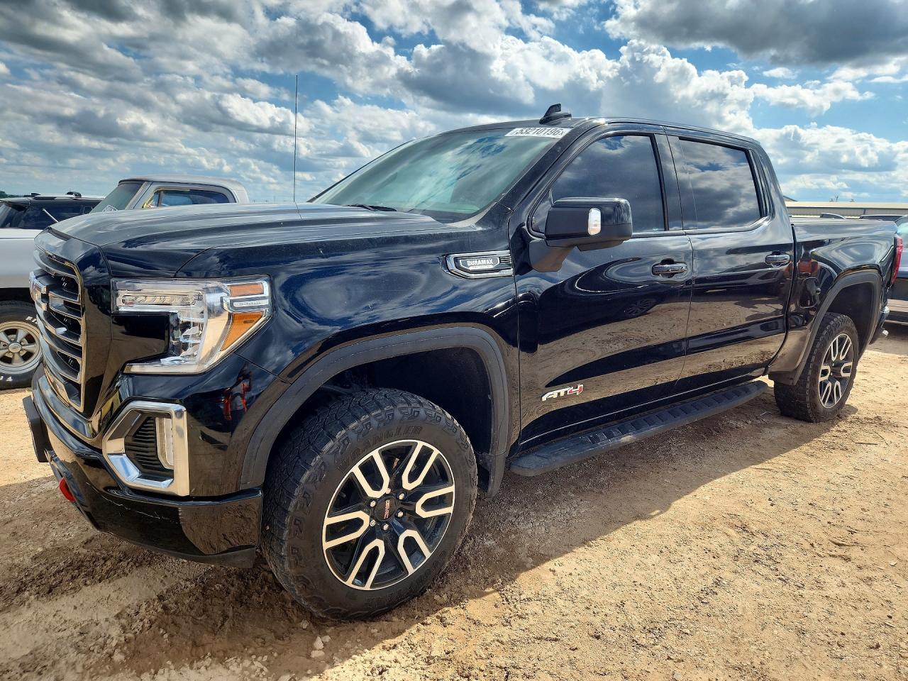 Salvage GMC Sierra Image