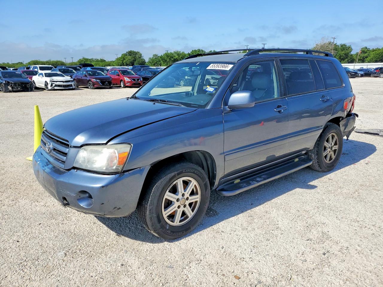 Salvage Toyota Highlander Image