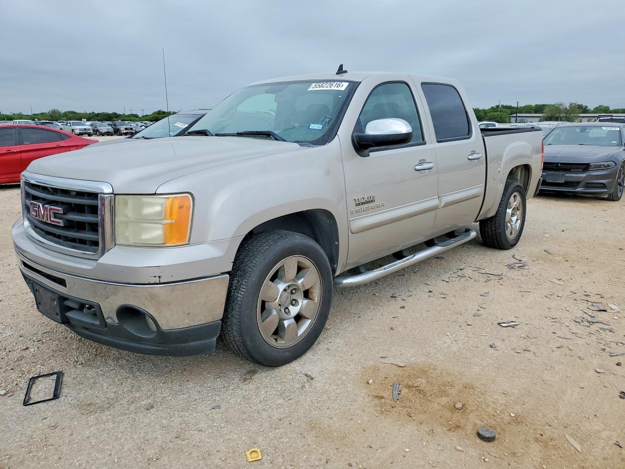Salvage GMC Sierra Image