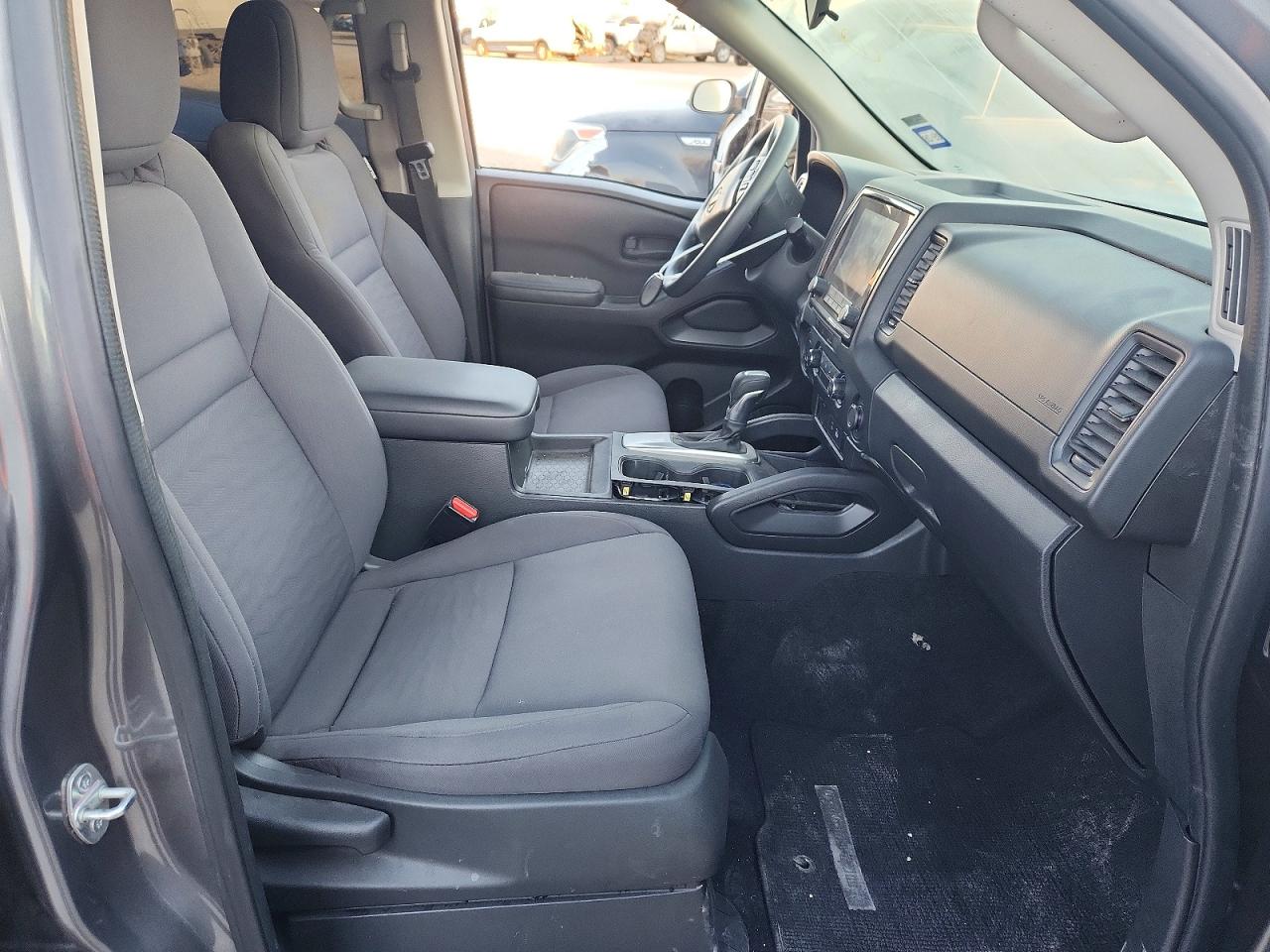 Nissan Frontier S