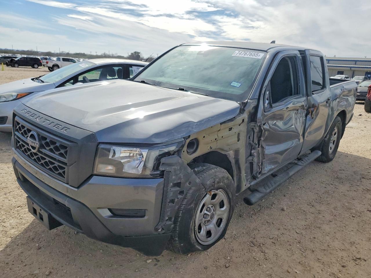 Salvage Nissan Frontier Image