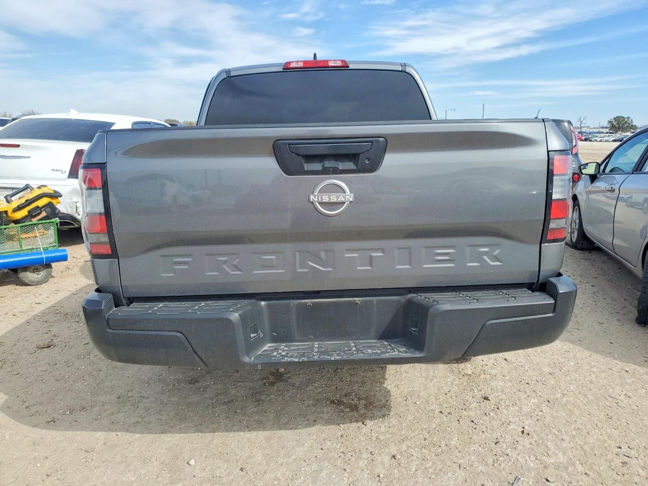 Nissan Frontier S