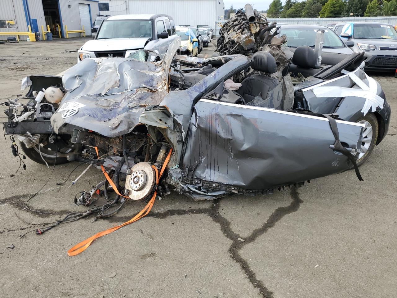 Salvage Volkswagen Beetle Image