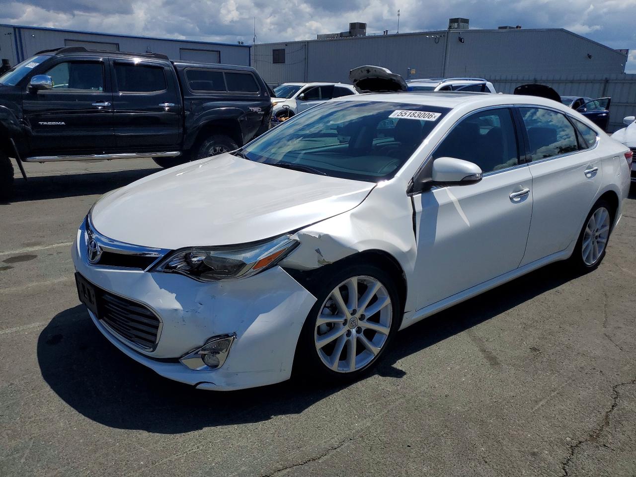 Salvage Toyota Avalon Image