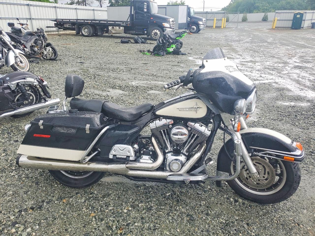 Salvage Harley-Davidson Fl Image